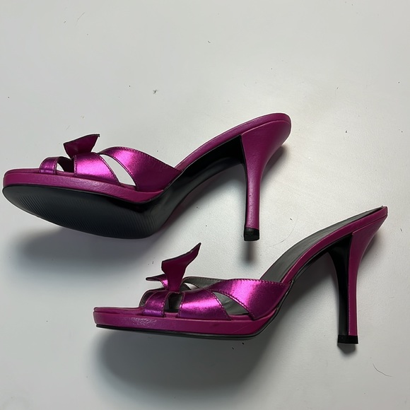 BCBGirls Beautiful fuchsia metallic heels. - Picture 3 of 8